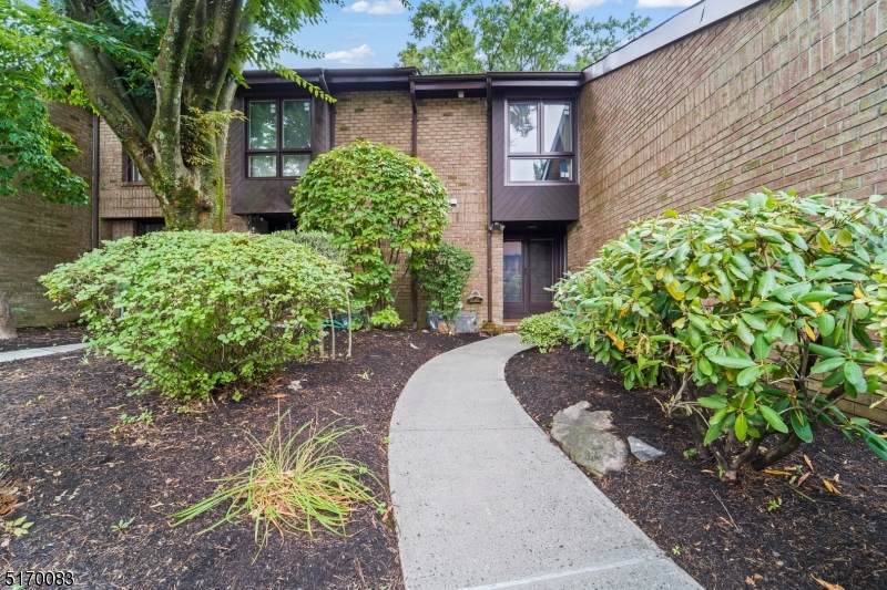 129 Willowbrook Dr - Photo 1