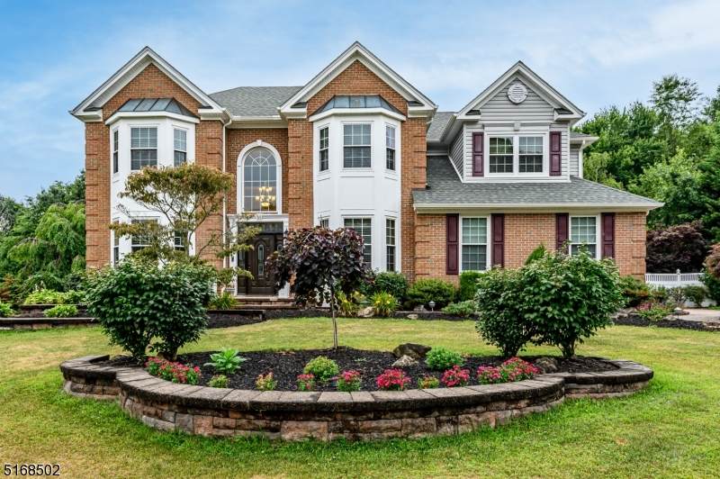16 Saunders Ln - Photo 1