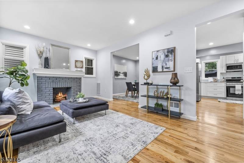 266 Weequahic Ave - Photo 1