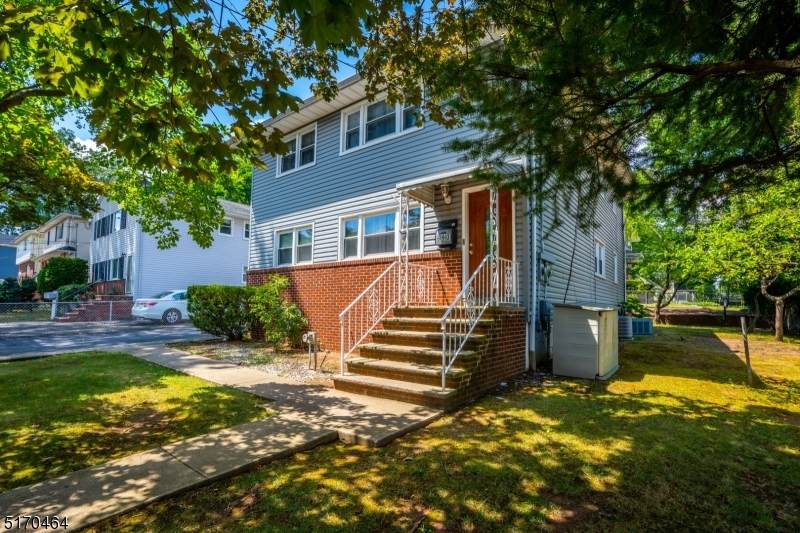 690 Fairfield Ave - Photo 1
