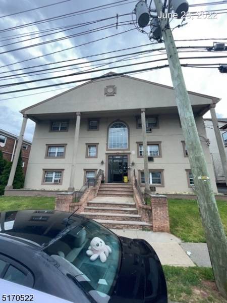 826 W Grand St - Photo 1