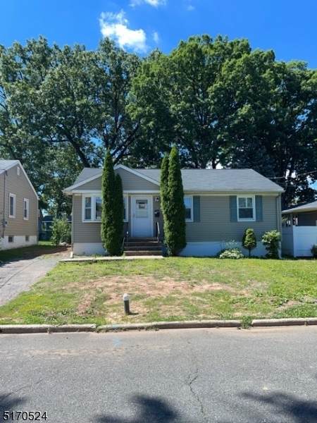 642 Sycamore St - Photo 1