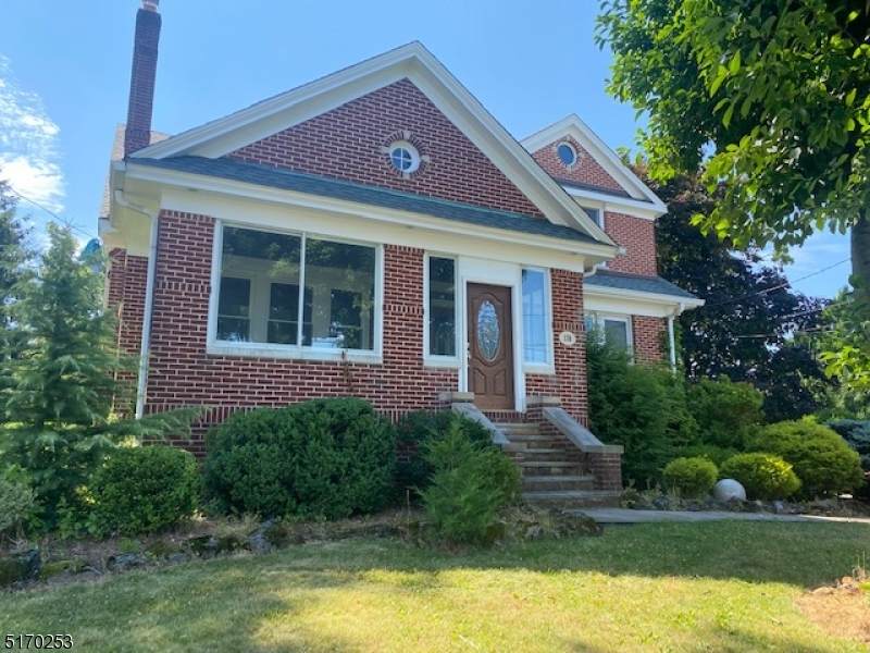 170 Beaufort Avenue - Photo 1