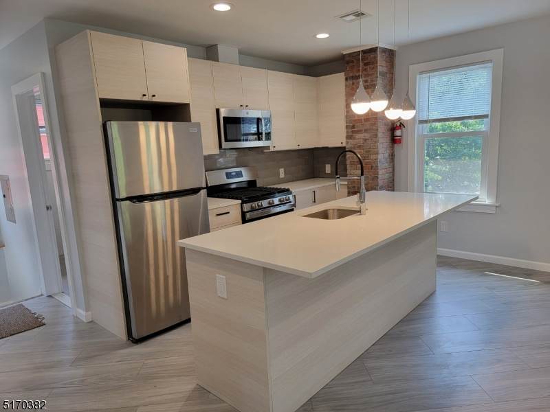 170 Elm Ave - Photo 1