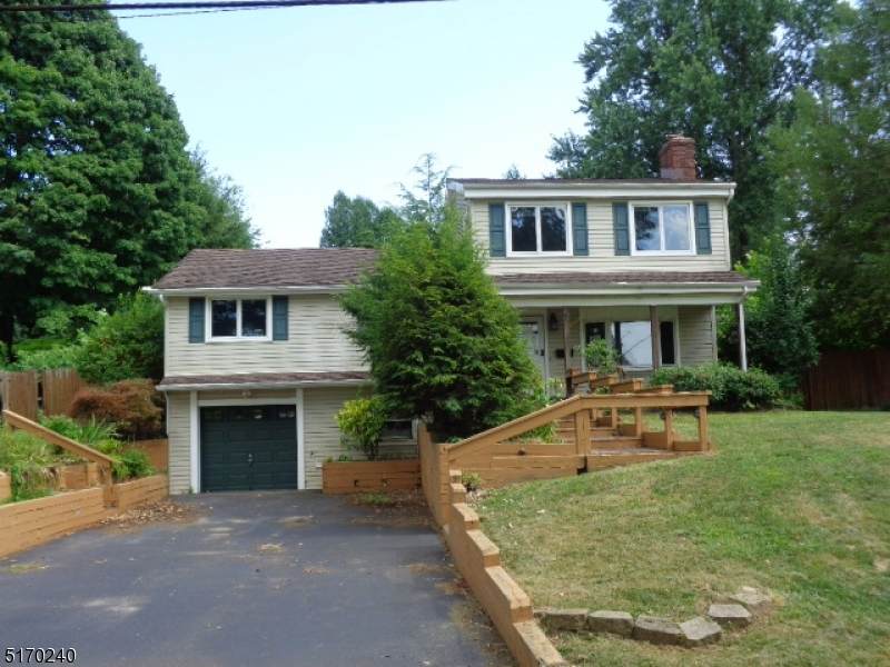 714 Franklin St - Photo 1