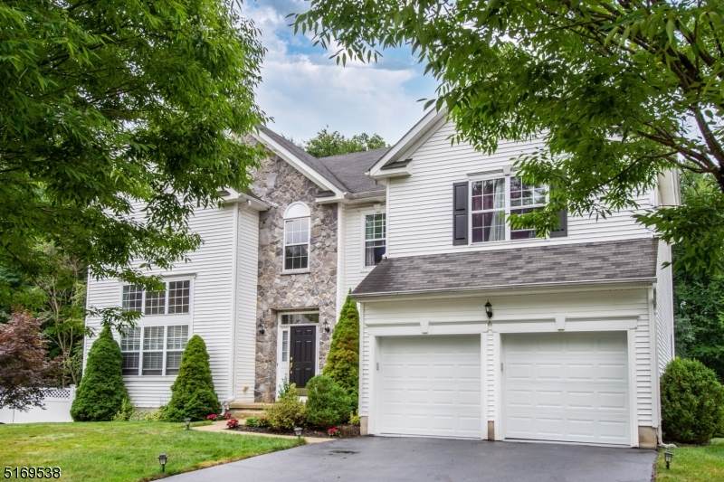 884 Walnut Pl - Photo 1