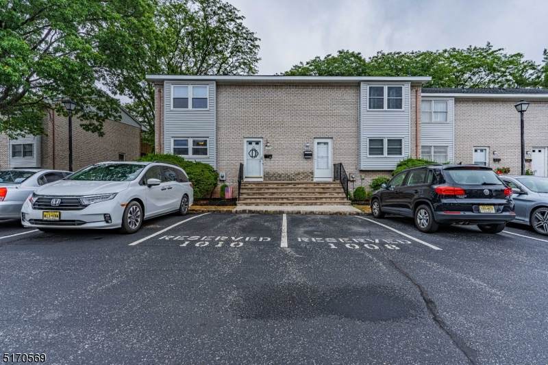 1010 Robin Rd - Photo 1