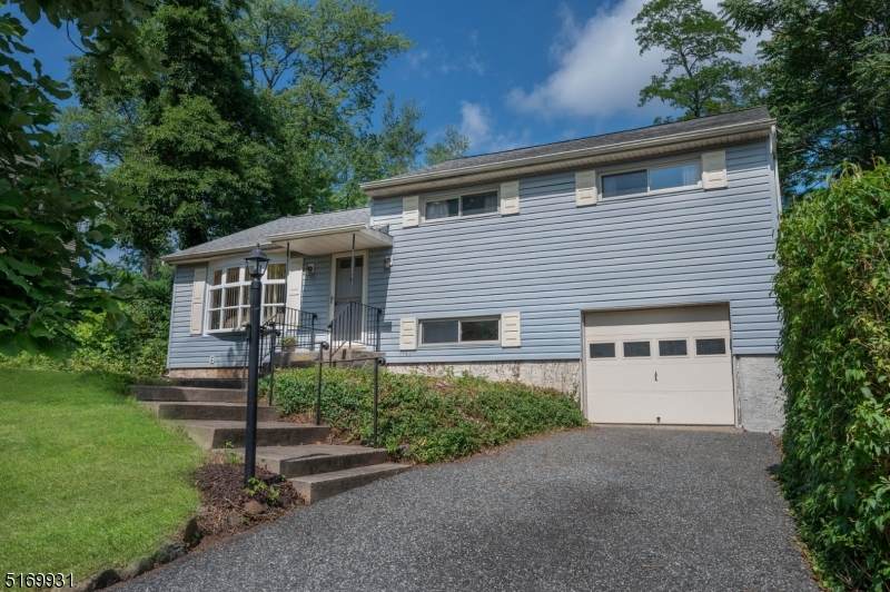 11 Apple Tree Ln - Photo 1