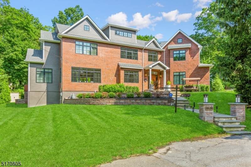 9 Pinewood Ct - Photo 1