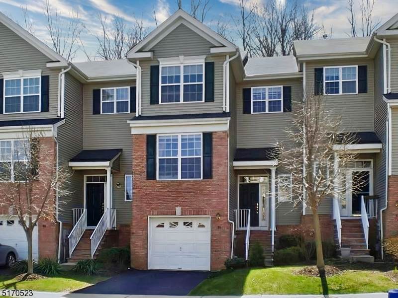 94 Hoover Ave - Photo 1