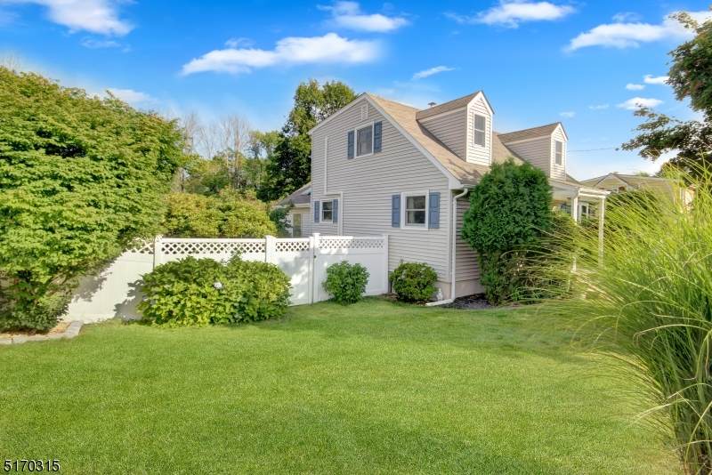 10 Birchwood Rd - Photo 1