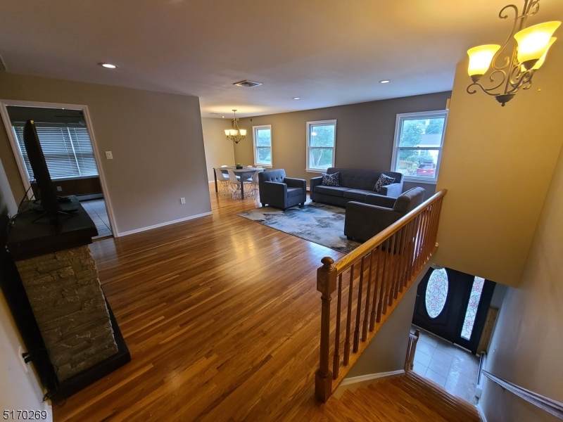 101 Bloomingdale Ave - Photo 1