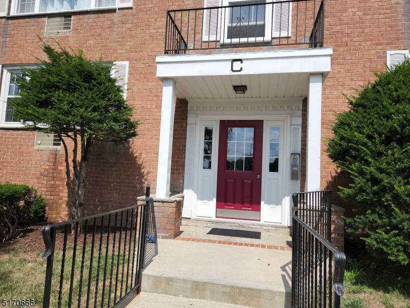 565 Grove St C-6 - Photo 1