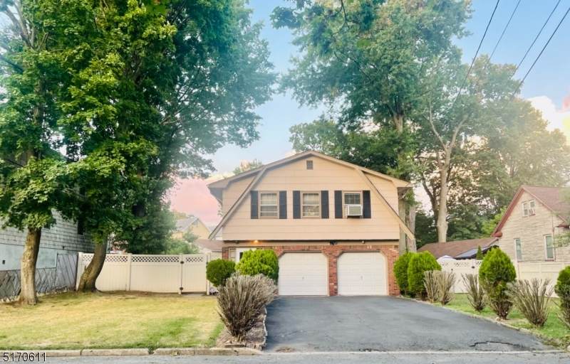 245 Linden Ave - Photo 1