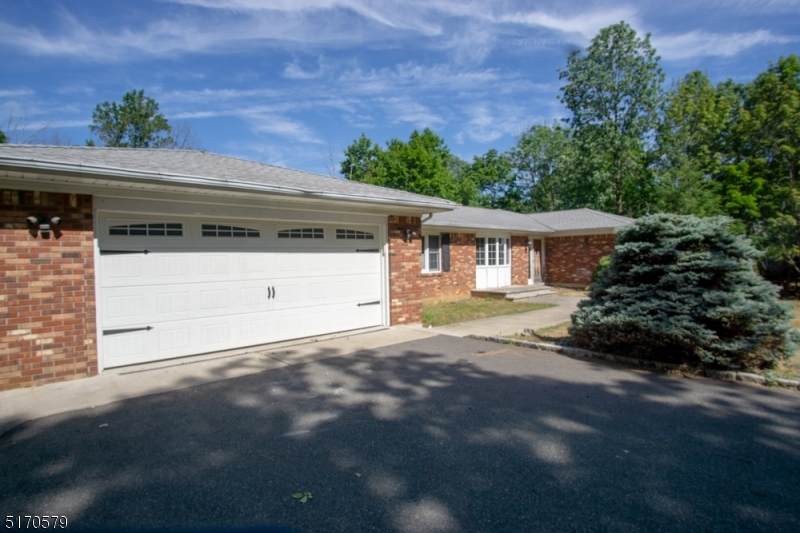 3 Cambridge Dr - Photo 1