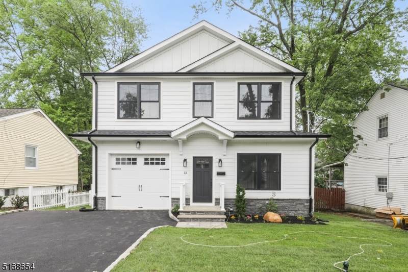 13 Mount Pleasant Pkwy - Photo 1