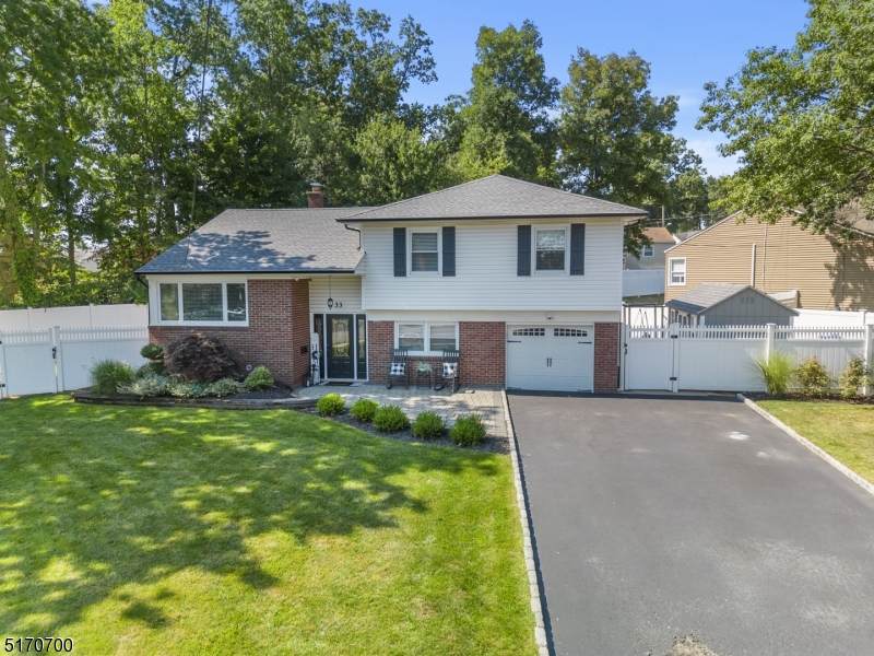 33 Runnymede Rd - Photo 1