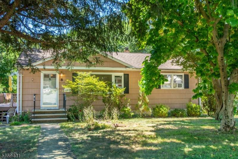 8 Oak Dr - Photo 1