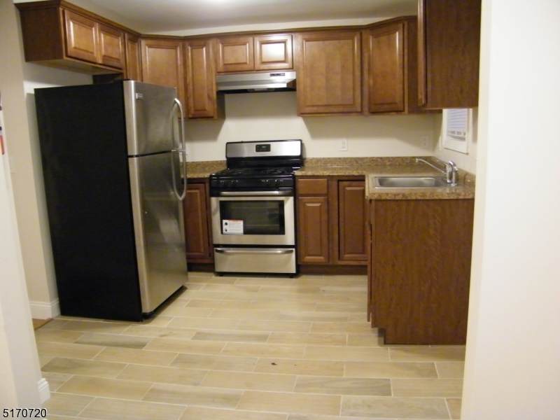 1352 Camden Ct - Photo 1