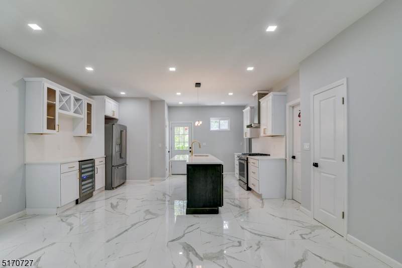 561 Jefferson Ave - Photo 1