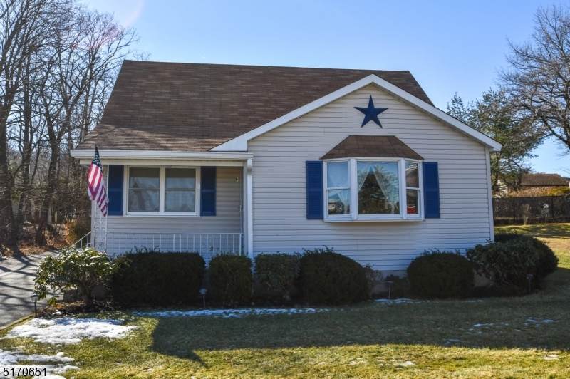 11 Cotter Ave - Photo 1