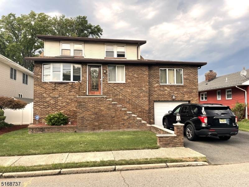 6 Chamberlain Ave - Photo 1