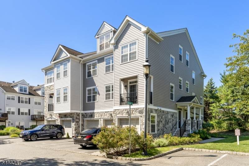 156 Brittany Ct - Photo 1
