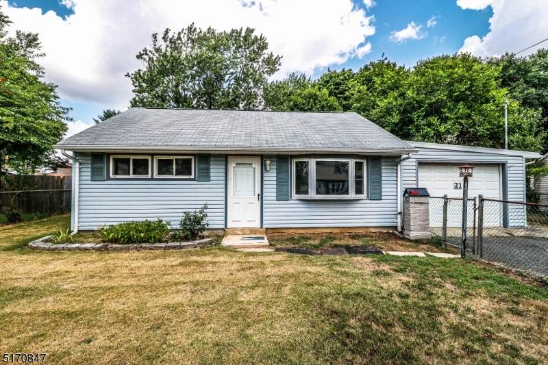 21 E. Knollwood Rd - Photo 1