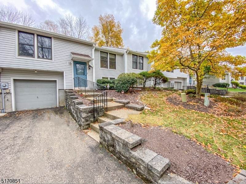 19 Pebblestone Ln - Photo 1