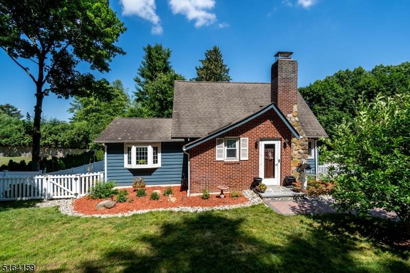 372 E Shore Trl - Photo 1