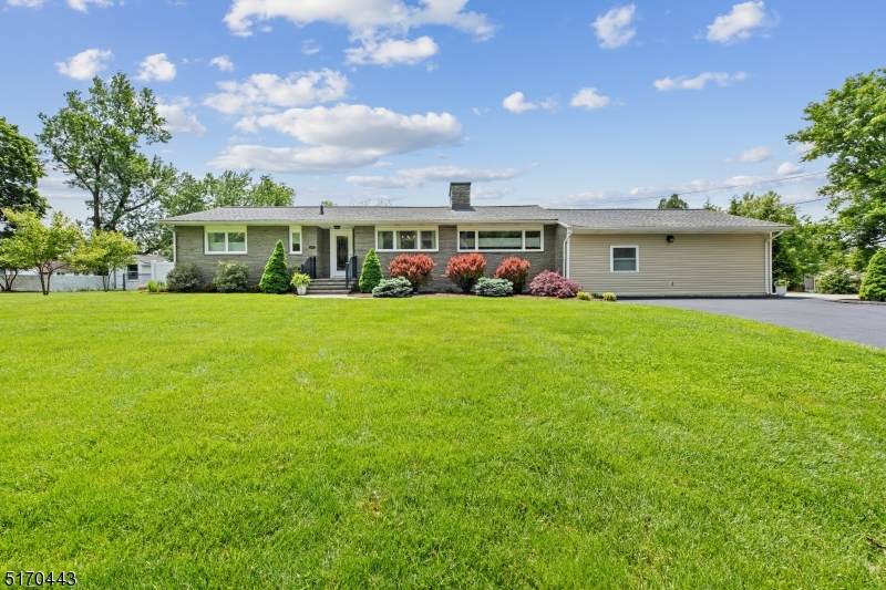 102 Walnut Ave - Photo 1