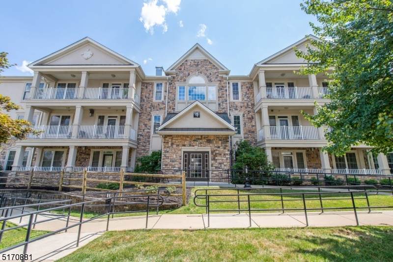 402 Holly Ln - Photo 1