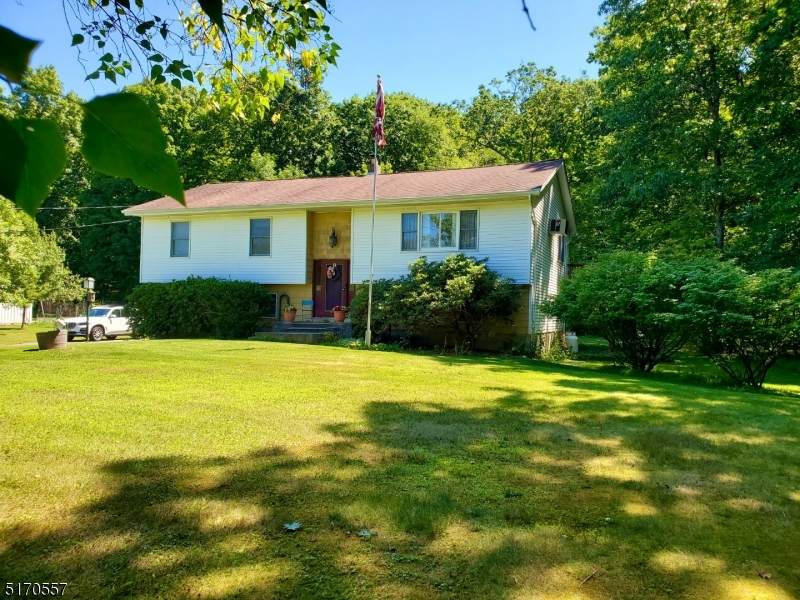 130 Wantage Ave - Photo 1