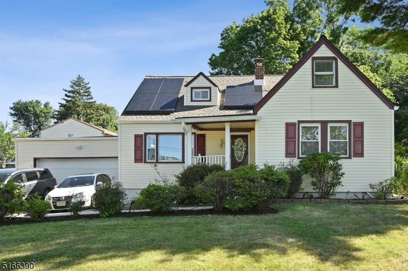643 Mt Pleasant Ave - Photo 1