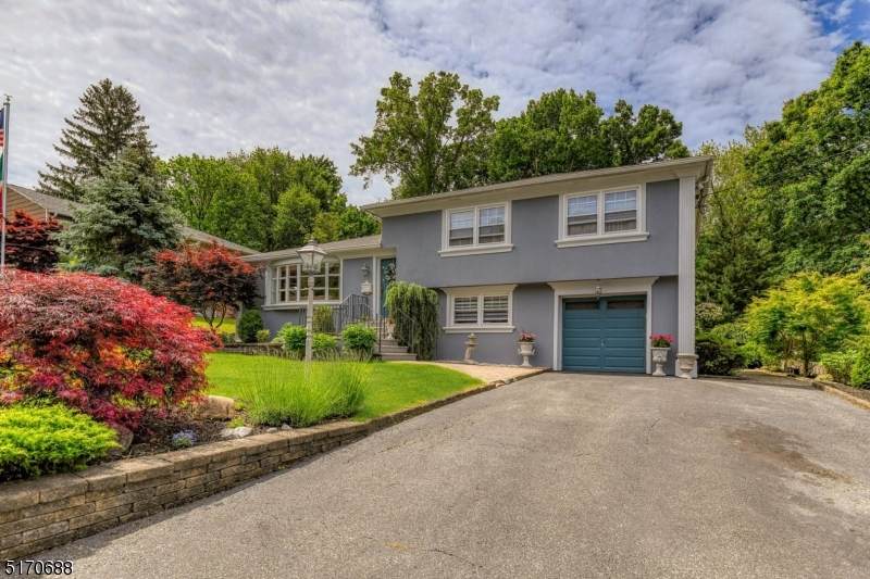 9 Vincent Pl - Photo 1