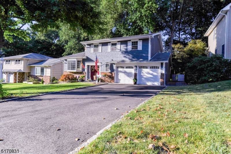 42 Roosevelt St - Photo 1