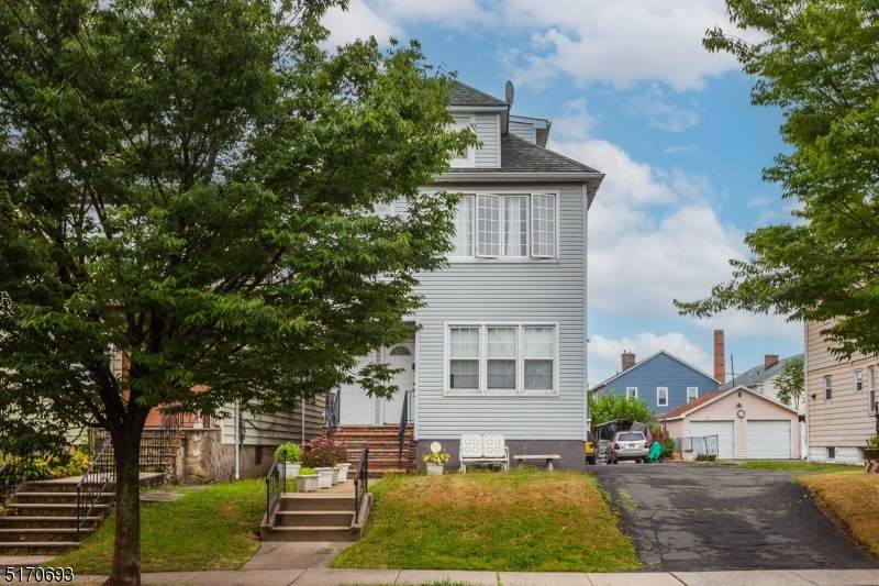 1008 Madison Ave - Photo 1