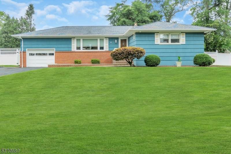 48 Tudor Dr - Photo 1