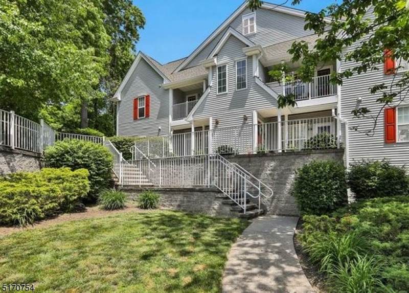 5004 Tudor Dr - Photo 1