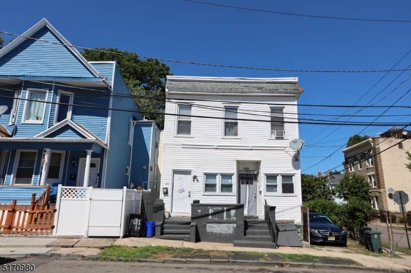195 Reynolds St - Photo 1