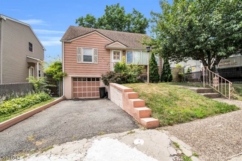 15 Ackerson Pl - Photo 1