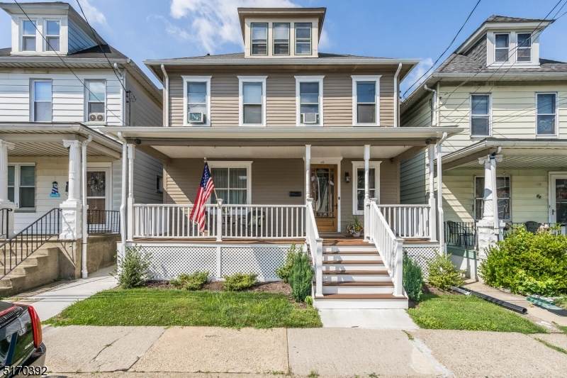 48 Miller St - Photo 1