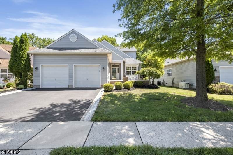 82 Renaissance Blvd - Photo 1