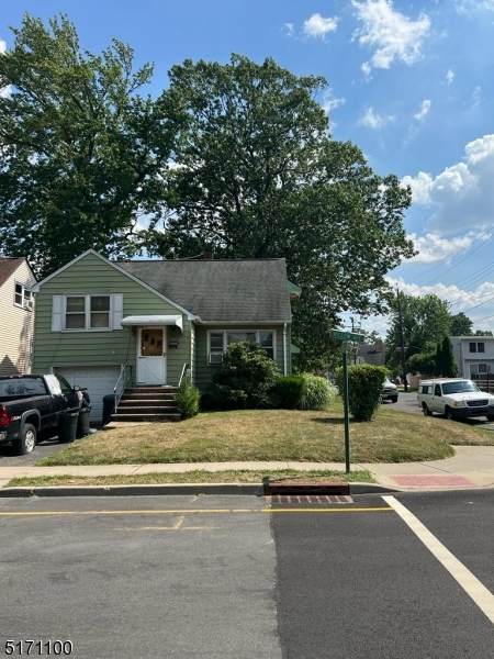 565 Willow Ave - Photo 1