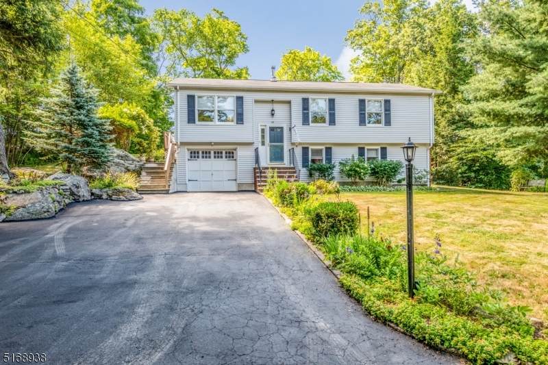 28 Princeton Rd - Photo 1