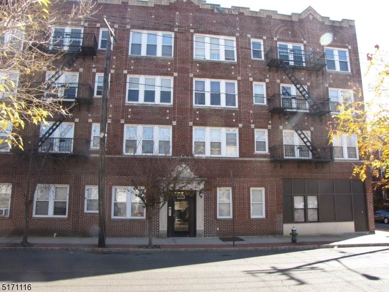 99 Pine St - Photo 1