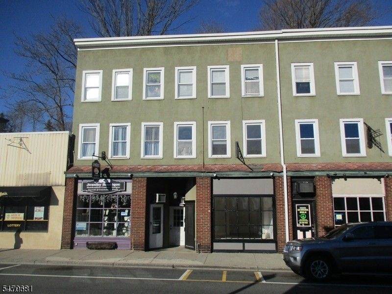 919 Main St - Photo 1