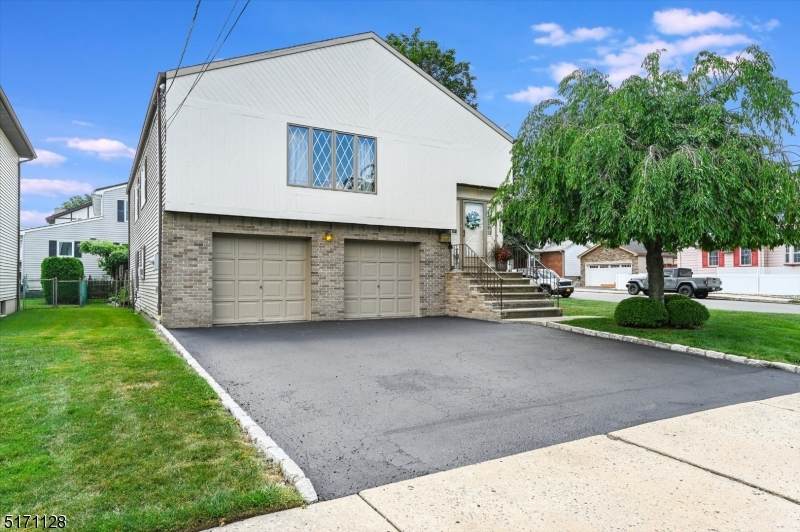 19 Howe Ave - Photo 1