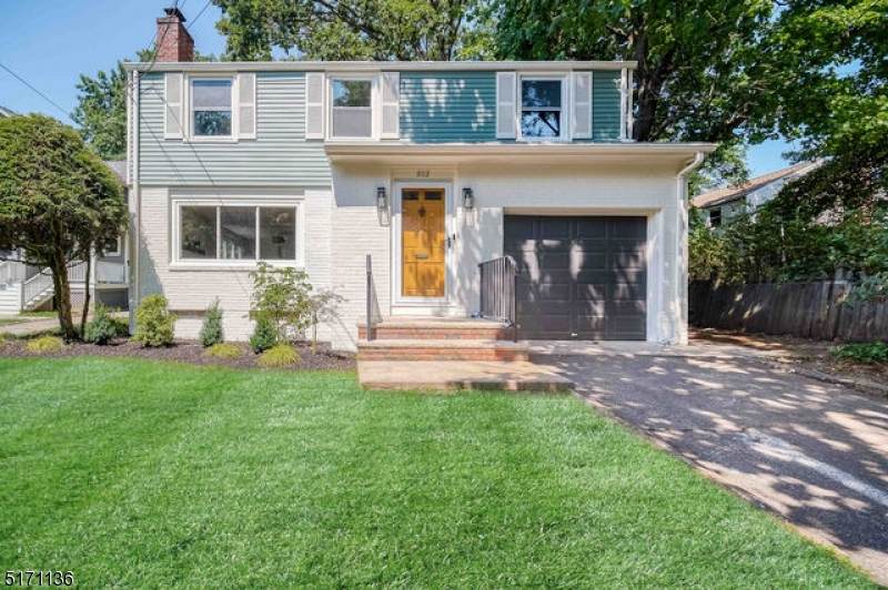 802 Valley Rd - Photo 1
