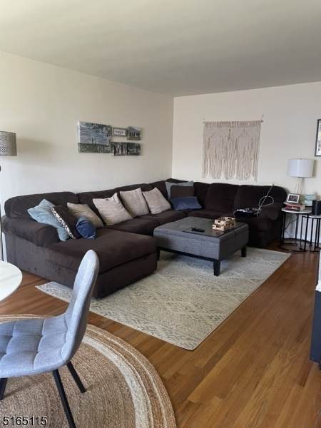 565 Grove St D-14 - Photo 1